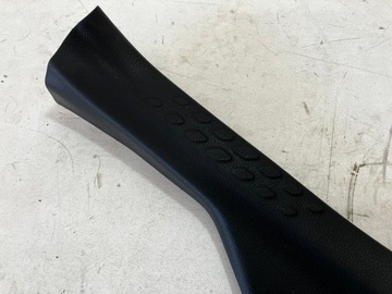 C-HR CHR ОБОРУДОВАННАЯ КРЫШКА СПРАВА СПРАВА