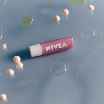 Защитная помада NIVEA Pearly Shine