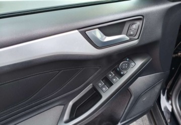 Ford Focus III Sedan Facelifting 1.0 EcoBoost 100KM 2018 Ford Focus Ford Focus 1.0 EcoBoost Titanium Benzyna 100KM, zdjęcie 29