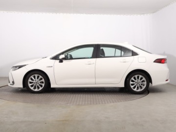 Toyota Corolla XII Sedan 1.8 Hybrid 122KM 2021 Toyota Corolla 1.8 Hybrid, Salon Polska, zdjęcie 2