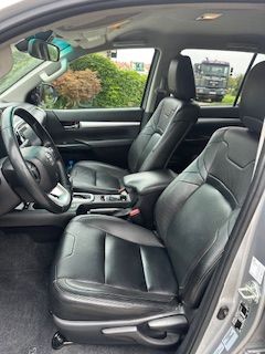 Toyota Hilux VIII Podwójna kabina Facelifting 2.8 D-4D 204KM 2021 Toyota Hilux 2.8 D-4D Double Cab SR5+ 4x4 204KM 2021r, zdjęcie 9