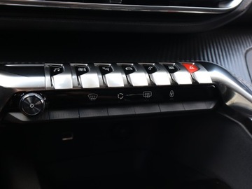 Peugeot 3008 II Crossover Facelifting  1.2 PureTech 130KM 2021 Peugeot 3008 1.2 PureTech, Salon Polska, zdjęcie 19