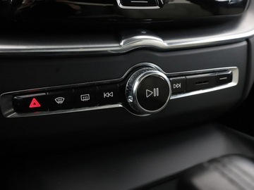 Volvo XC60 II Crossover T8 Twin Engine 390KM 2019 Volvo XC 60 FV23% PHEV Inscription AWD T8 skóra, zdjęcie 28