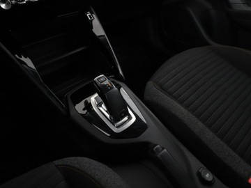 Peugeot 2008 II SUV 1.2 PureTech 130KM 2021 Peugeot 2008 automat LED klima auto kamera i, zdjęcie 27