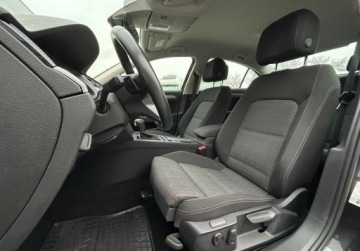 Volkswagen Passat B8 Limousine Facelifting 2.0 TSI 190KM 2021 Volkswagen Passat Business Pakiety, ACC, Ladowarka indukcyjna, GPS, ergoC, zdjęcie 6