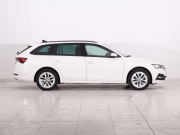 Skoda Octavia IV Kombi 2.0 TDI 115KM 2022 Skoda Octavia 2.0 TDI, Salon Polska, zdjęcie 5
