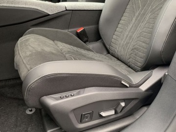 Peugeot 5008 III 2025 Od ręki - GT 1.2 mHEV e-DCS6 145KM / Hak + Pakiet Bezpieczeństwo, Zimowy, zdjęcie 4