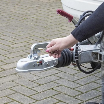 БЕЗОПАСНОСТЬ шаровой сцепки - вставка с ключами