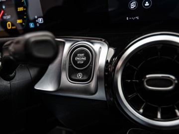 Mercedes GLB SUV 2.0 200d 150KM 2020 MERCEDES-BENZ GLB 200 d Progressive Suv 2.0 (150KM) 2020, zdjęcie 17