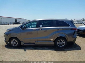 Toyota Sienna III 2022 Toyota Sienna 2022r., 4x4, 2.5L 2.5 Hybryda 245KM, zdjęcie 5