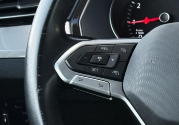 Volkswagen Passat B8 Variant Facelifting 1.5 TSI EVO 150KM 2022 Volkswagen Passat Reflektory LED FrontLane Assist ACC Salon PL FVAT23, zdjęcie 18