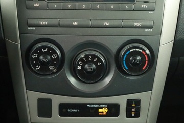 Toyota Corolla X Sedan 1.6 i 16V VVT-i 124KM 2008 Toyota Corolla 1.6 Dual VVT-i, Salon Polska, zdjęcie 10