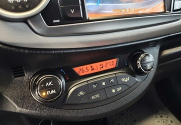 Toyota Yaris III Hatchback 5d 1.33 Dual VVT-i 99KM 2012 Toyota Yaris Toyota Yaris III 1.3BENZYNA ZADBANA 1.3 Benzyna 99KM, zdjęcie 17