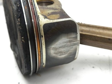 PORSCHE CAYENNE (92A) 2011 PÍSTY