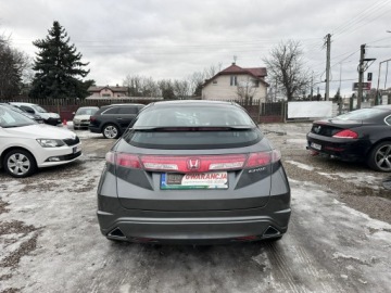 Honda Civic VIII Hatchback 3d 1.4 i-VTEC 100KM 2009 Honda Civic 1.4 100KM/Zamian/Kredyt/VIP Gwarant, zdjęcie 8