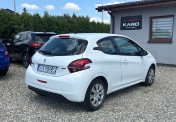 Peugeot 208 I Hatchback 5d Facelifting 1.2 PureTech 82KM 2016 Peugeot 208 2016r 1.2 Benzyna 82KM, zdjęcie 5