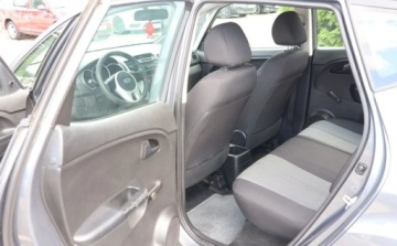 Kia Venga Mikrovan 1.4 CRDi WGT 75KM 2011 Kia Venga Nowe opony, Klmatyzacja, elektryczne szyby. Niskie spalanie. 1.4, zdjęcie 8