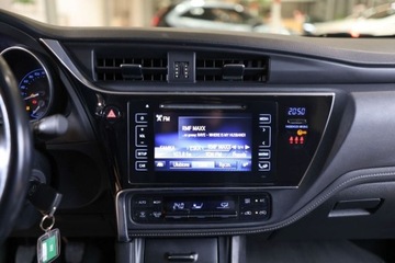 Toyota Auris II Hatchback 5d Facelifting 1.6 Valvematic 132KM 2017 Toyota Auris 1.6 Premium LPG 1.6 Benzyna 132KM, zdjęcie 35