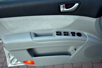 Hyundai Sonata IV Sedan 2.4 i 16V 161KM 2005 Hyundai Sonata V Comfort 2.4 MPI 162KM *TYLKO 142700km* Bogaty, Serwis, zdjęcie 14