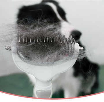 Матовая расческа TRIMER удаляет мертвую собачью шерсть.