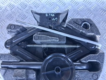 FORD B-MAX POLYSTYRÉN VLOŽKA KOLA REZERVY