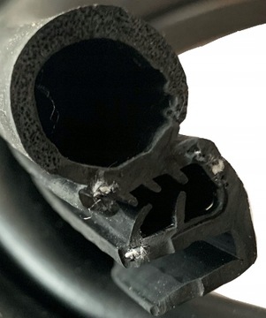 УПЛОТНИТЕЛЬ РАЗДВИЖНОЙ ДВЕРИ RENAULT MASTER