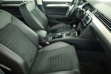 Volkswagen Passat B8 Limousine 1.8 TSI BlueMotion Technology 180KM 2016 VW Passat 1.8 TSI, Salon Polska, Serwis ASO, zdjęcie 6