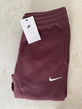 NIKE MĘSKIE SPODNIE DRESOWE FLEECE SWOOSH BASIC