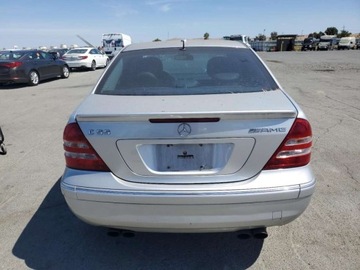 Mercedes Klasa C W204 2006 Mercedes-Benz Klasa C 55 AMG 2006 5.5l 5.5 Benzyna 362KM, zdjęcie 2