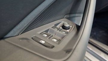 Volkswagen Passat B8 Variant Facelifting 2.0 TDI SCR 150KM 2025 Volkswagen Passat Variant Business Plus 2.0 TDI DSG7Side AssistNawigacjaFo, zdjęcie 18