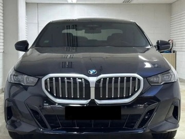BMW Seria 5 G90-91 Touring 2.0 520d 197KM 2025 BMW Seria 5 520d xDrive Sport Sedan 2.0 (197KM) 2025, zdjęcie 3