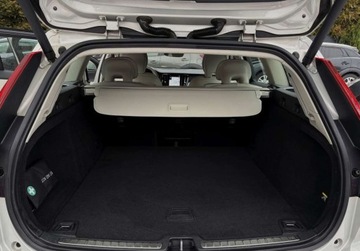 Volvo V60 I Kombi Facelifting 2.0 D4 DRIVE-E 190KM 2018 Volvo V60 D4 190KM SKORA virtual cockpit BLIS BEZWYPADKOWY gwarancja, zdjęcie 34