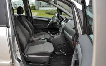Opel Zafira B 1.8 ECOTEC 140KM 2009 Opel Zafira 1,8 (140KM) LPG 2009 r. Lift 7-osobowy 1.8 BenzynaLPG 140KM, zdjęcie 10