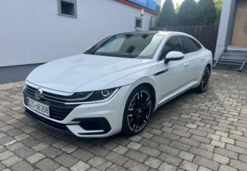 Volkswagen Arteon Fastback 2.0 TSI 280KM 2018 Volkswagen Arteon Volkswagen Arteon 2.0 TSI 4Motion R-Line DSG 2.0 Benzyna