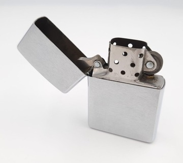 Коллекция старых бензиновых зажигалок Zippo, 1998 г.
