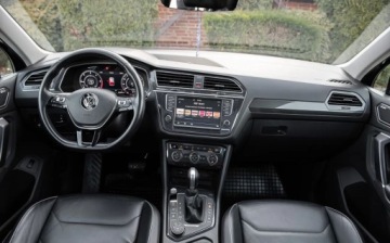 Volkswagen Tiguan II SUV 2.0 TDI BlueMotion Technology 240KM 2017 Volkswagen Tiguan 2.0BITdI 270KM R-line Fulll 4x4 Virtual Pano Camera Sko, zdjęcie 32