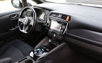 Nissan Leaf II Hatchback Elektryczny 40kWh 150KM 2018 Nissan Leaf Bateria 100 PEWNY Full Dealer ASO Navi Pakiet ZIMA Gwarancja f, zdjęcie 23