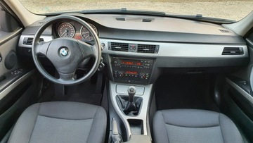 BMW Seria 3 E90-91-92-93 Limuzyna E90 320i 150KM 2005 BMW 320 2.0i 150KM # Climatronic # Parktronic # El, zdjęcie 4