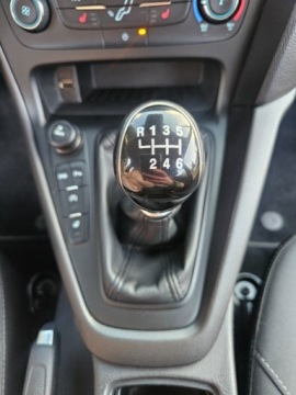 Ford Focus III Kombi Facelifting 1.5 TDCi 120KM 2017 Ford Focus navi grz. fotele grz. kierownica ALU 18 2x kola 1.5, zdjęcie 15