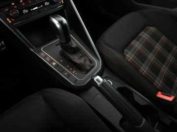 Volkswagen Polo VI GTI 2.0 TSI 200KM 2019 Volkswagen Polo DSG klima auto App-Connect /, zdjęcie 28