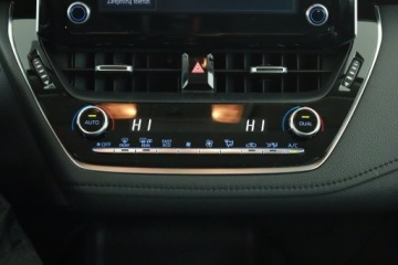 Toyota Corolla XII Sedan 1.5 VVT-i 125KM 2021 Toyota Corolla 1.5 VVT-i, Salon Polska, zdjęcie 12