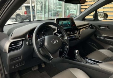 Toyota C-HR I Crossover Facelifting 2.0 Hybrid Dynamic Force 184KM 2020 Toyota C-HR Toyota C-HR 2.0 Hybrid Executive 2.0 Hybryda 184KM, zdjęcie 32