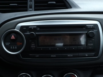 Toyota Yaris III Hatchback 5d 1.0 VVT-i 69KM 2012 Toyota Yaris 1.0 VVT-i, Salon Polska, Klima, zdjęcie 11