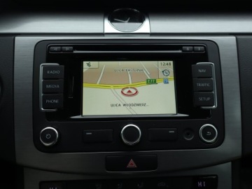 Volkswagen Passat B7 Variant 2.0 TDI CR DPF BlueMotion 140KM 2013 VW Passat 2.0 TDI, Salon Polska, DSG, Navi, Xenon, zdjęcie 11