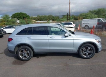 Mercedes GLC C253 2021 Mercedes-Benz GLC 2021, 2.0L, od ubezpieczalni 2.0 Benzyna 255KM, zdjęcie 2