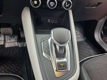 Renault Captur II 2021 Renault Captur Hybryda-Elektryk Ful Opcja 1.6 Hybryda Plug-in 92KM, zdjęcie 32