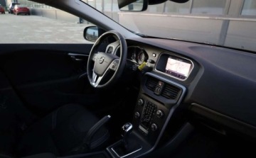 Volvo V40 II 2019 Volvo V40 Volvo V40 T2 Linje Svart 2.0 Benzyna 122KM, zdjęcie 13