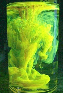 ЦВЕТНАЯ ВОДА СИЛЬНЫЙ КРАСИТЕЛЬ ВОДА ФОНТАН ВАННЫ ЦВЕТЫ ТКАНЬ ПИГМЕНТ