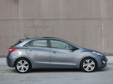 Hyundai i30 II Hatchback 3d 1.6 CRDi (HIGH)  128KM 2013 Hyundai i30 1.6 CRDI 128KM/Panorama, zdjęcie 6