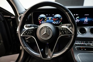 Mercedes Klasa E W213 Limuzyna Facelifting 2.0 E220d 194KM 2021 Mercedes E 220 *4Matic*AMG Line*Salon Polska*I, zdjęcie 19